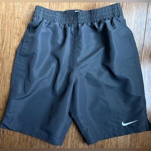Nike Mens Swim Trunks Gray small. 1543